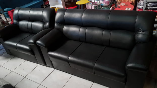 Conjunto sofá estofado 2x3 lugares courino 
